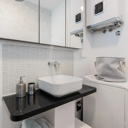 New Modern Apartment 