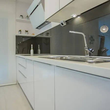 New Modern Apartment 