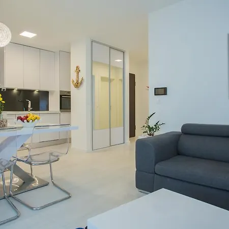 New Modern Apartment 