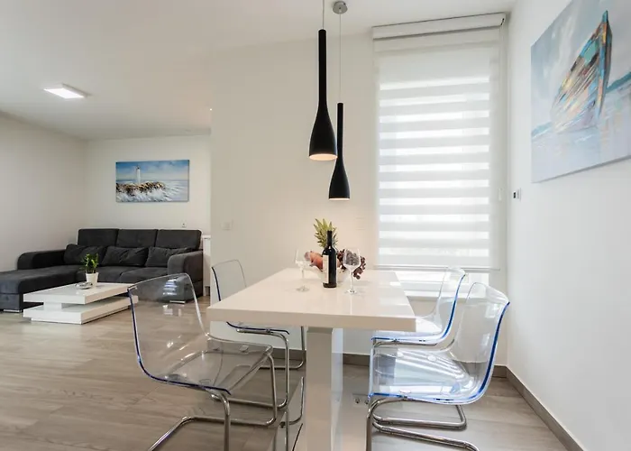 New Modern Apartment \